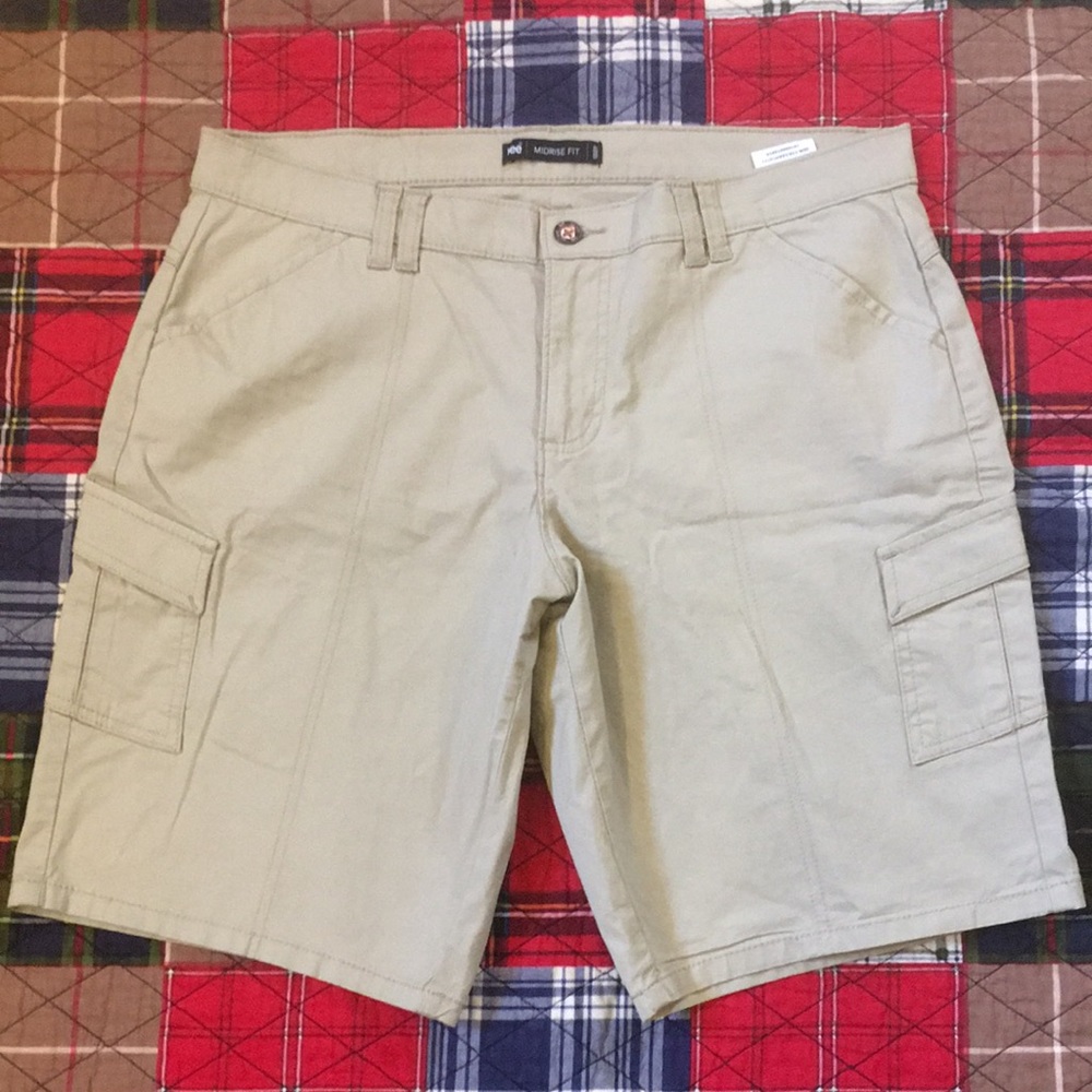 Lee Midrise Fit Women’s Tan Cargo Stretch Short 12